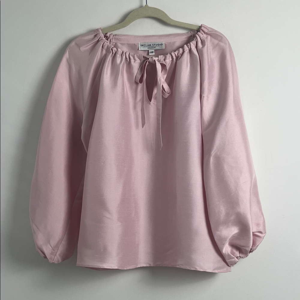 NWOT Inclan Studio XS Pink Minimalist 100% Silk Bow‎ Neckline Peasant Blouse Top